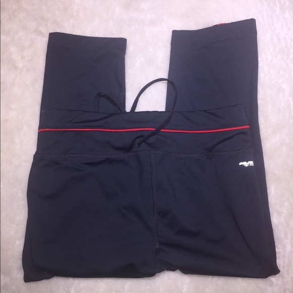 Woman’s Bundle 2 Pairs of Capri Leggings Pants S & XS Danskin & 1+ Hot Neon Pink - Picture 4 of 8